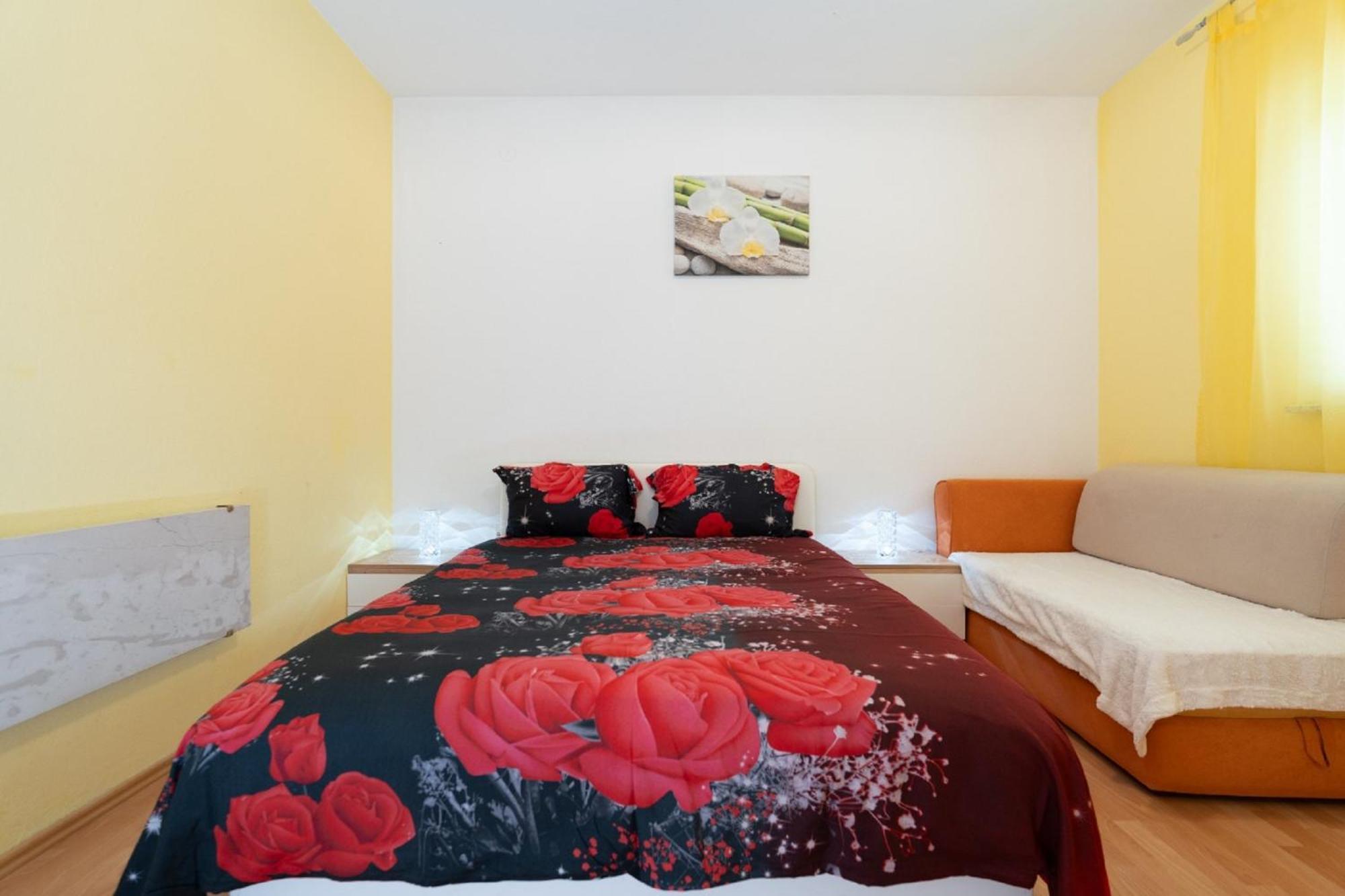 Apartments Milic Ґорні Карин Екстер'єр фото
