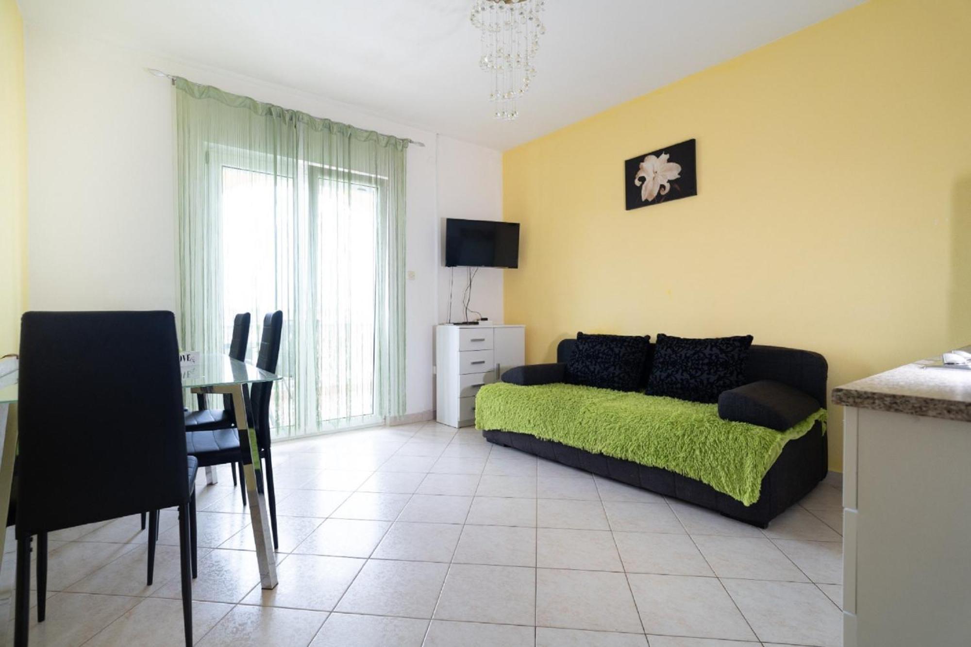 Apartments Milic Ґорні Карин Екстер'єр фото