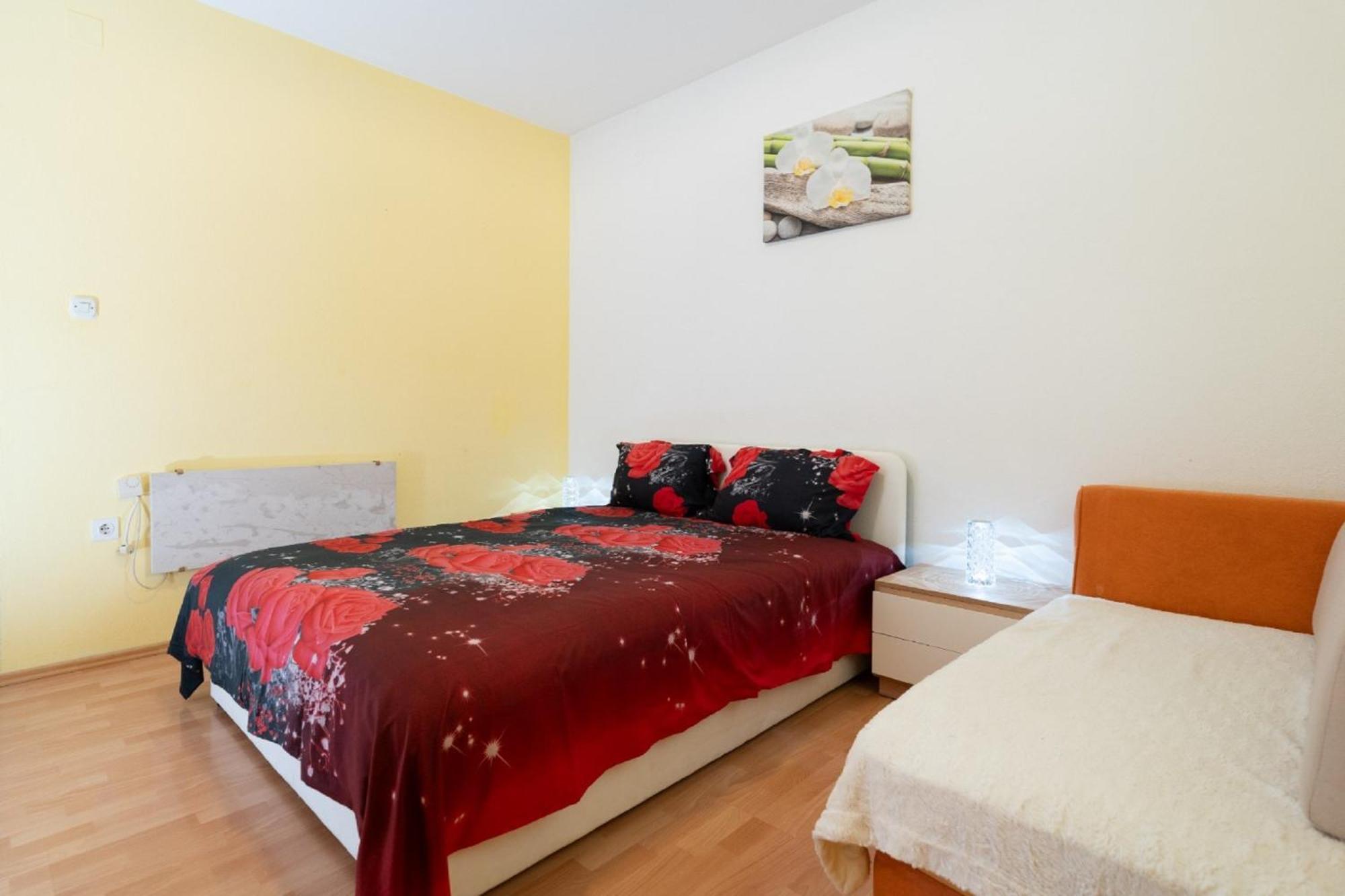 Apartments Milic Ґорні Карин Номер фото